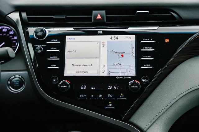 Used 2020 Toyota Camry XLE w/ Driver Assist Package FWD image 11
