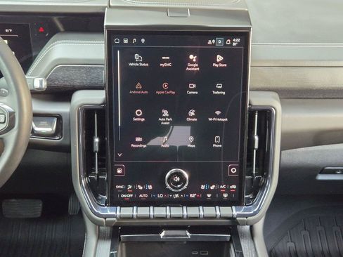 Used 2026 GMC Yukon AT4 Ultimate w/ LPO, Floor Liner Package AWD/4WD image 18