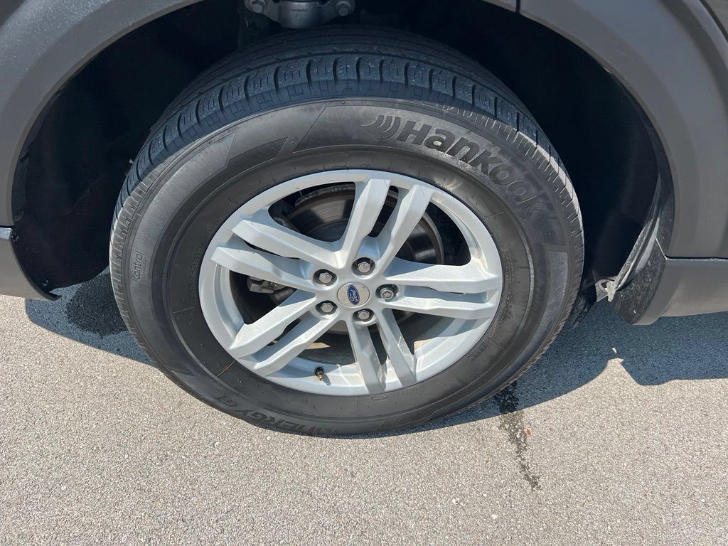 Used 2024 Ford Explorer XLT AWD/4WD image 11