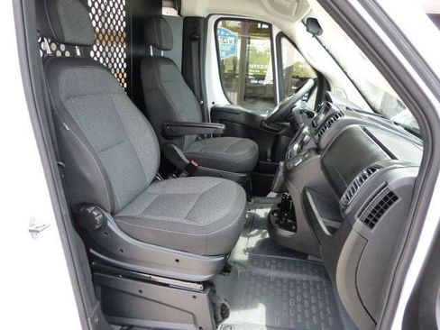 Used 2025 RAM ProMaster 2500 w/ U-Haul Equipment Group FWD image 25