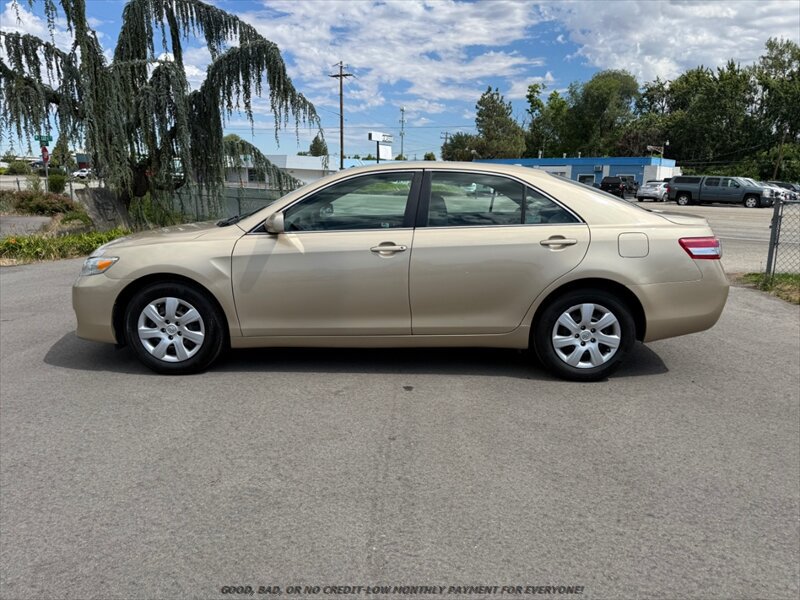 Used 2011 Toyota Camry LE FWD image 4