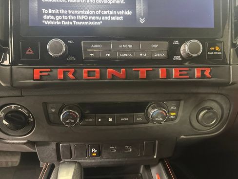 Used 2025 Nissan Frontier PRO-4X AWD/4WD image 19
