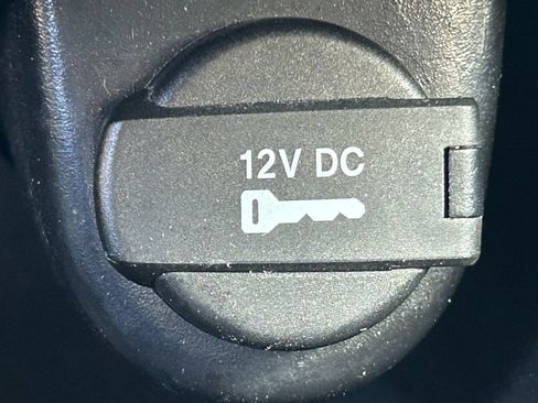 Used 2018 Dodge Journey SXT w/ Connectivity Group FWD image 17