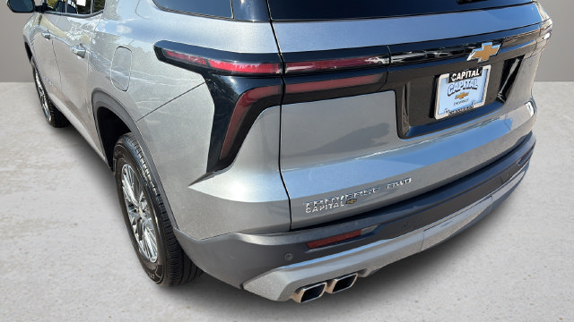 Used 2025 Chevrolet Traverse LT AWD/4WD image 40