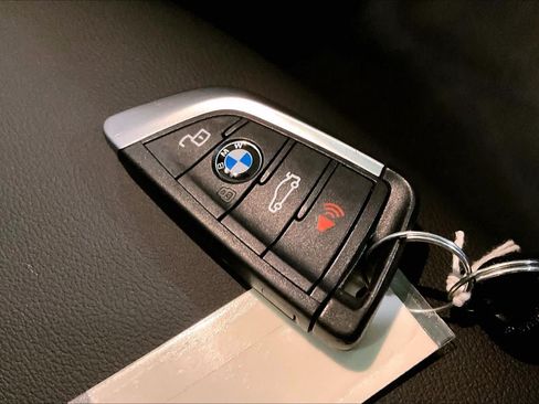 Certified 2023 BMW 330i xDrive Sedan w/ Premium Package AWD/4WD image 14