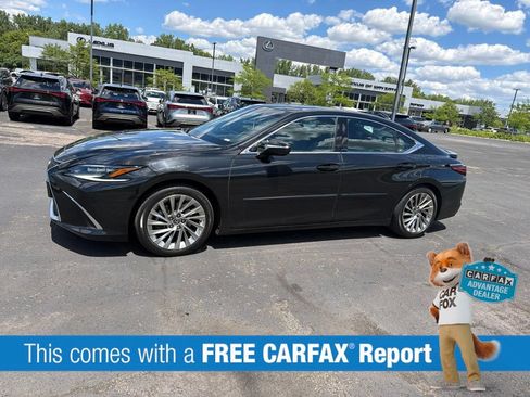 Used 2022 Lexus ES 350 Ultra Luxury w/ Accessory Package 2 FWD image 2