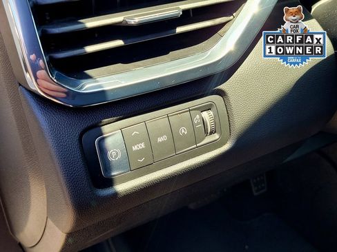 Used 2024 GMC Acadia Elevation AWD/4WD image 17