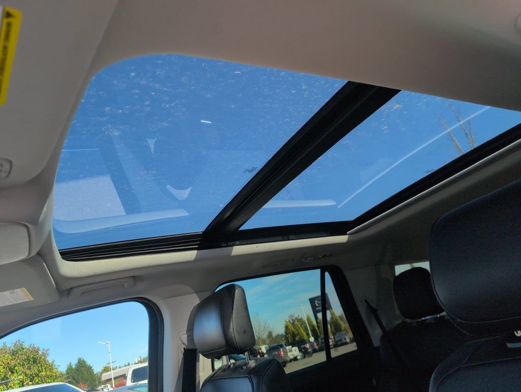 Used 2025 Ford Expedition Platinum AWD/4WD image 32