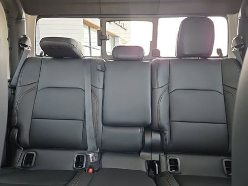 New 2026 Jeep Gladiator Sahara image 46