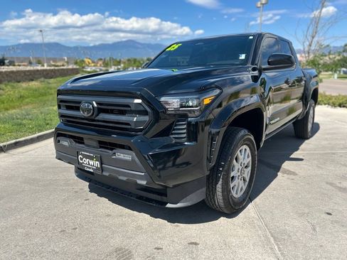 Used 2025 Toyota Tacoma SR5 AWD/4WD image 3