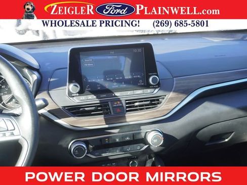 Used 2024 Nissan Altima 2.5 SV image 10