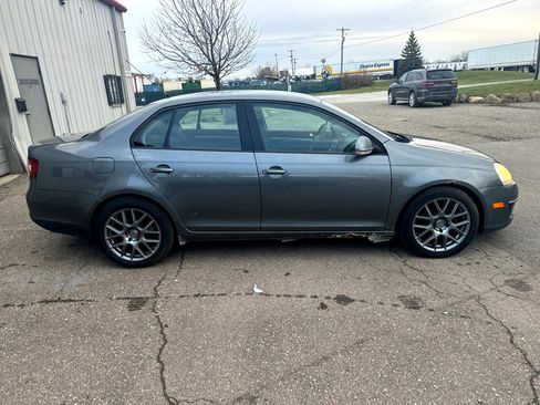 Used 2009 Volkswagen Jetta S image 6