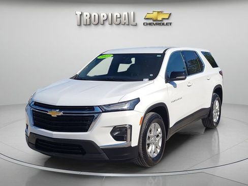 Used 2023 Chevrolet Traverse LS FWD image 1