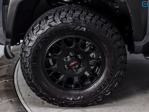 Used 2025 Toyota 4Runner TRD Off-Road Premium image 10