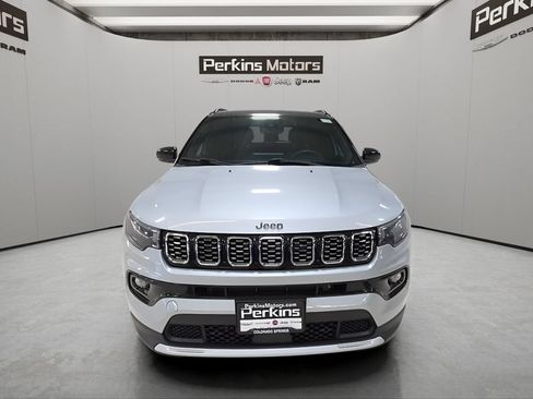 Certified 2025 Jeep Compass Limited AWD/4WD image 2