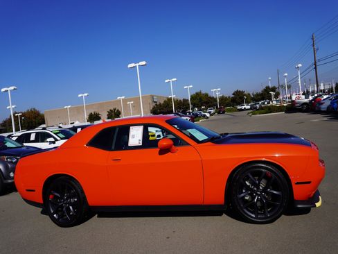 Used 2023 Dodge Challenger GT w/ Plus Package image 4