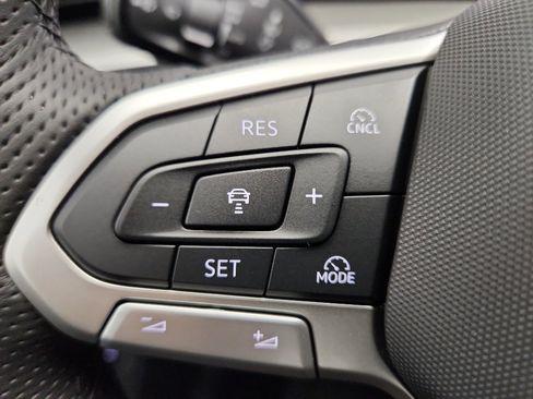 New 2026 Volkswagen Tiguan SE R-Line image 14