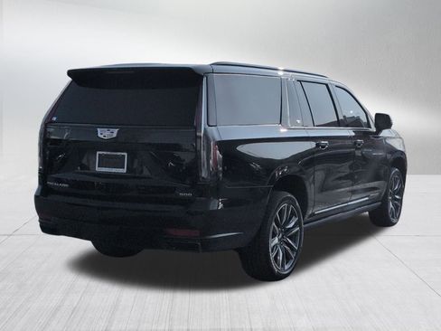 Used 2022 Cadillac Escalade ESV Sport w/ Touring Package image 5