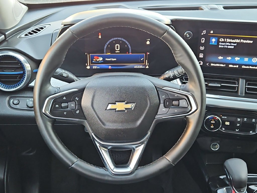 Used 2025 Chevrolet Trax LT w/ LT Convenience Package FWD image 20