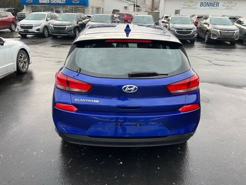 Used 2019 Hyundai Elantra GT image 4