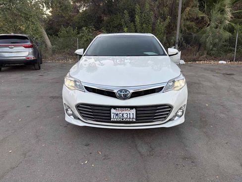 Used 2015 Toyota Avalon Limited w/ Technology Package FWD image 2