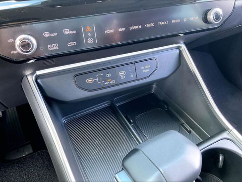 Used 2026 Kia Carnival SX Prestige FWD image 38