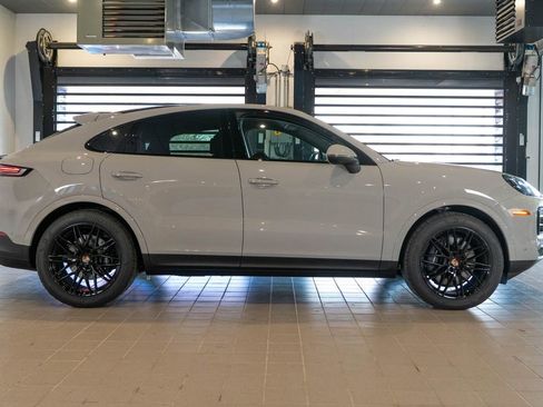 New 2025 Porsche Cayenne Coupe image 10