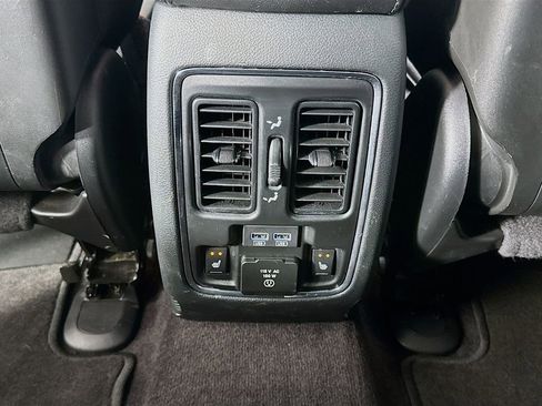 Used 2018 Jeep Grand Cherokee Overland AWD/4WD image 32