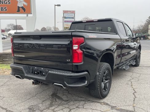 Used 2021 Chevrolet Silverado 1500 LT Trail Boss w/ Convenience Package II image 3