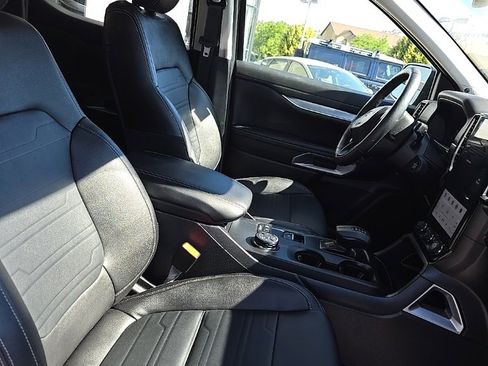 Used 2024 Ford Ranger Lariat w/ FX4 Off-Road Package image 8