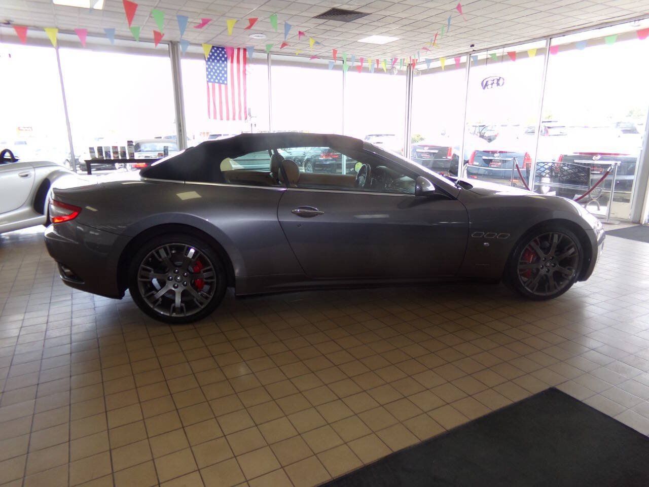 Used 2015 Maserati GranTurismo Convertible RWD image 4