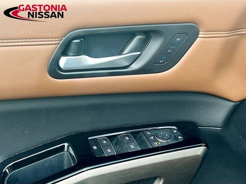 Used 2024 Nissan Pathfinder Platinum w/ Cargo Package image 23