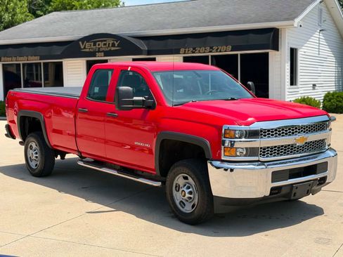 Used 2019 Chevrolet Silverado 2500 W/T AWD/4WD image 1