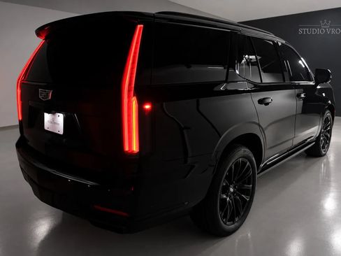 Used 2025 Cadillac Escalade Sport w/ Touring Package AWD/4WD image 4