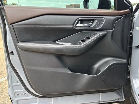 Used 2023 Nissan Rogue Platinum w/ Platinum Premium Package FWD image 29