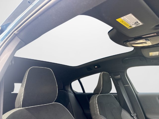 Certified 2023 Volvo C40 P8 Recharge Ultimate AWD/4WD image 19