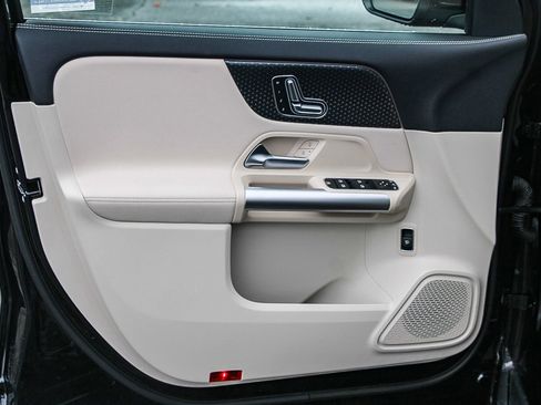 Certified 2025 Mercedes-Benz GLA 250 image 19