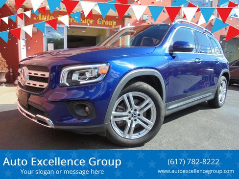 Used 2020 Mercedes-Benz GLB 250 4MATIC w/ Premium Package image 1