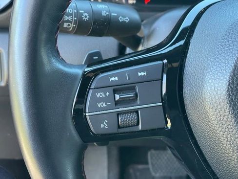 Used 2025 Honda Pilot Black Edition image 17