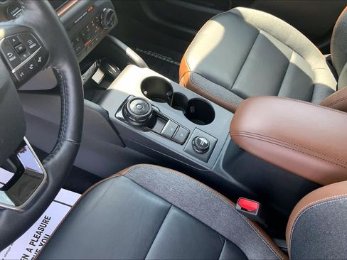 Certified 2022 Ford Bronco Sport Outer Banks w/ Tech Package AWD/4WD image 17