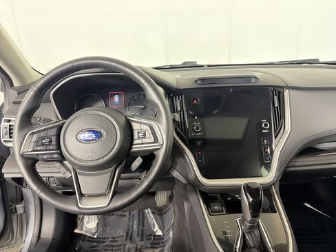 Used 2020 Subaru Outback Limited image 3