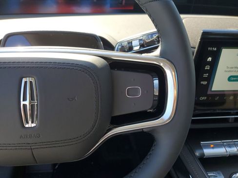 New 2026 Lincoln Nautilus Premier image 25