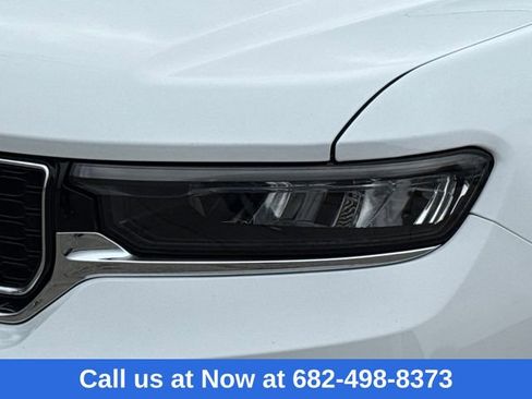 Used 2023 Jeep Grand Cherokee Limited w/ Luxury Tech Group II image 4