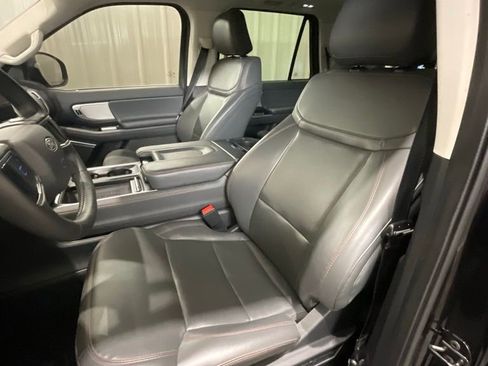 Used 2025 Ford Expedition Max Active AWD/4WD image 9