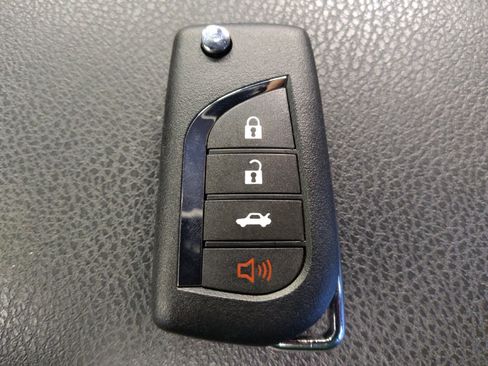 Used 2022 Toyota Camry LE FWD image 32