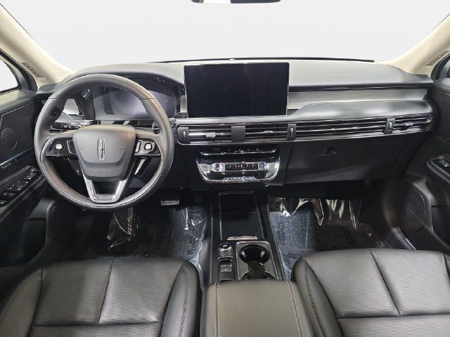 Certified 2023 Lincoln Corsair AWD w/ Equipment Group 101A image 9