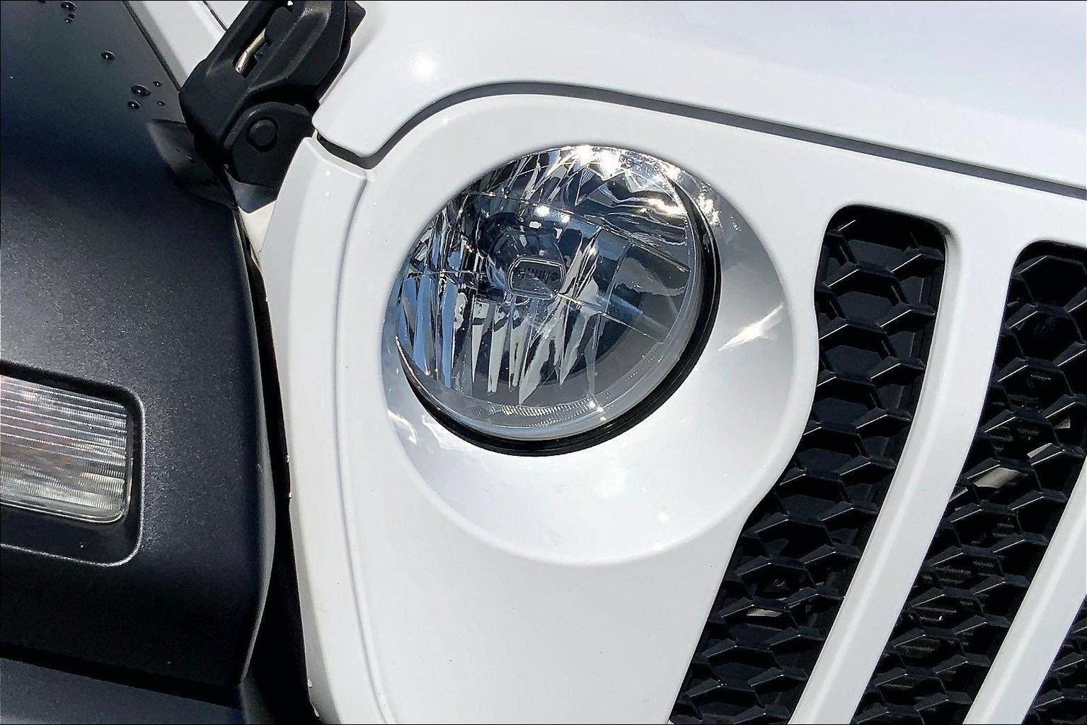 Used 2020 Jeep Gladiator Sport w/ Quick Order Package 24S AWD/4WD image 25