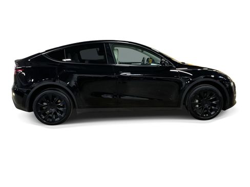 Certified 2023 Tesla Model Y Long Range AWD/4WD image 7
