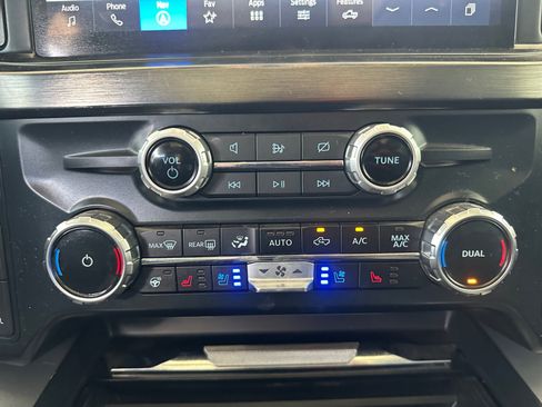 Used 2023 Ford F350 Lariat w/ Tow Technology Package AWD/4WD image 21