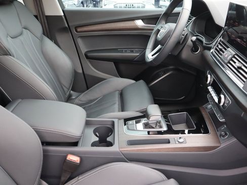 Used 2025 Audi Q5 e Premium image 14